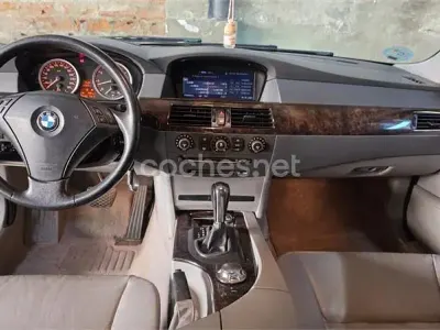 Käytetty BMW 530 Exclusive 231 HP (169 kW) 2005 Harmaa Sedan