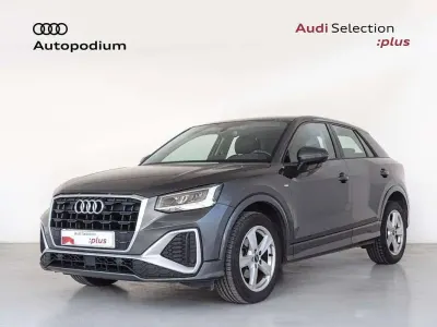 Usado Audi Q2 S-Line 150 CV (110 kW) 2021 Gris / plata SUV