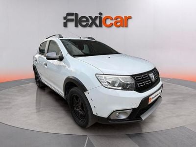 Usado Dacia Sandero Stepway 90 CV (66 kW) 2017 Blanco Berlina