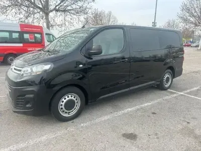 Käytetty Citroën Jumpy Comfort 150 HP (110 kW) 2018 Musta Tila-auto