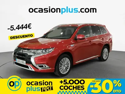 Usado Mitsubishi Outlander P-HEV 224 CV (164 kW) 2019 Rojo SUV