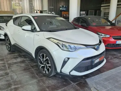 Begagnad Toyota C-HR Advance 122 HK (89 kW) 2021 Vit SUV