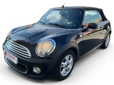 Usado Mini One Cabriolet 98 CV (72 kW) 2012 Negro Descapotable