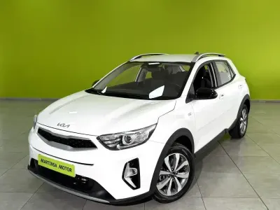Usado Kia Stonic 100 CV (73 kW) 2025 Blanco SUV
