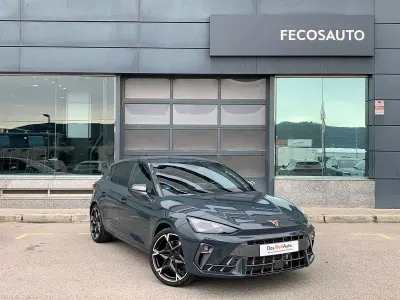 Usado Cupra Leon VZ 272 CV (200 kW) 2024 Gris / plata Berlina
