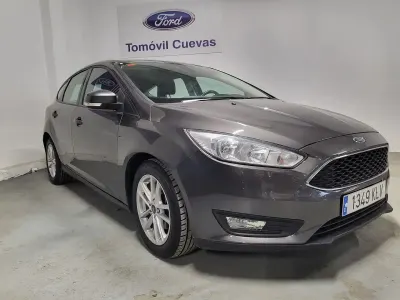 Usado Ford Focus Trend+ 125 CV (91 kW) 2018 Gris oscuro Berlina