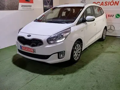 Käytetty Kia Carens