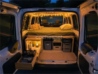 Begagnad Ford Tourneo Connect Titanium 95 HK (69 kW) 2013 Vit Minibuss