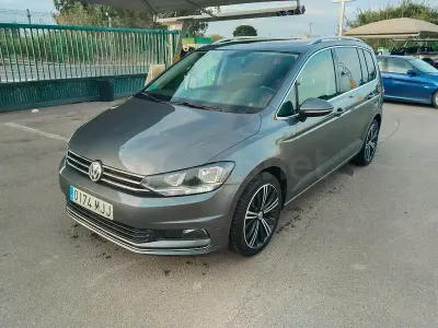 Usado VW Touran Sportline 150 CV (110 kW) 2017 Gris / plata Monovolumen