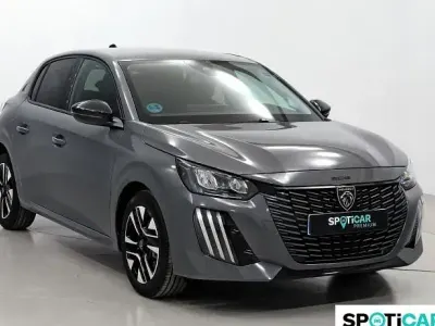 Usado Peugeot 208 Allure 100 CV (73 kW) 2025 Gris / plata Utilitario