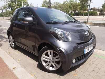 Toyota iQ