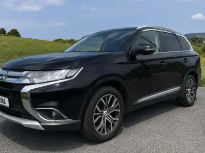 Usado Mitsubishi Outlander Motion 150 CV (110 kW) 2016 Negro SUV
