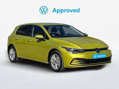 Usado VW Golf VIII Life 110 CV (80 kW) 2021 Amarillo Berlina