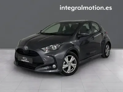 Begagnad Toyota Yaris Hybrid Active 115 HK (84 kW) 2025 Vit