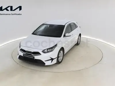 Usado Kia Ceed 120 CV (88 kW) 2023 Blanco Utilitario