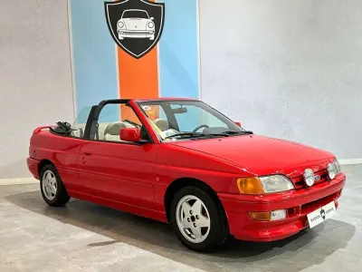Usado Ford Escort Cabriolet Ghia 108 CV (79 kW) 1991 Rojo Descapotable