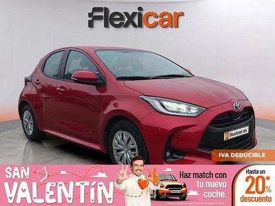 Usado Toyota Yaris Hybrid Active 116 CV (85 kW) 2023 Rojo