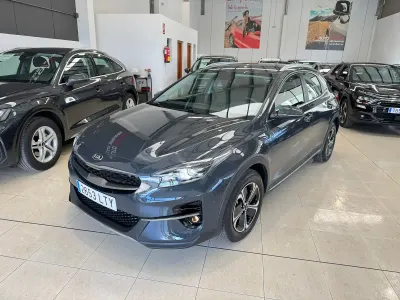 Usado Kia XCeed 141 CV (103 kW) 2021 Gris / plata SUV