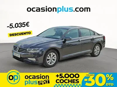 Używany VW Passat Business 120 KM (88 kW) 2019 Szary Sedan/Limuzyna