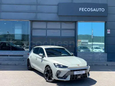 Usado Cupra Leon 150 CV (110 kW) 2025 Gris / plata Berlina
