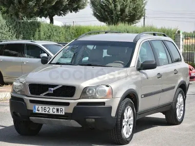 Usado Volvo XC90 163 CV (119 kW) 2004 Beige SUV