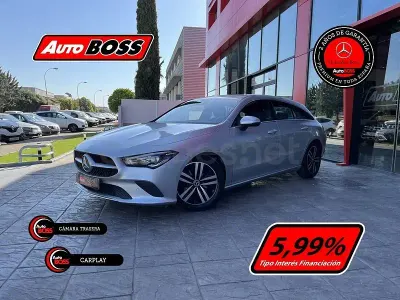 Usado Mercedes CLA200 Shooting Brake 150 CV (110 kW) 2021 Gris / plata Familiar