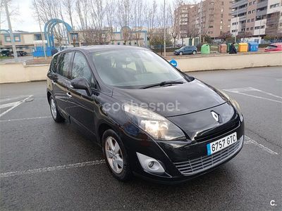 Usado Renault Grand Scénic III Dynamique 105 CV (77 kW) 2010 Negro Monovolumen