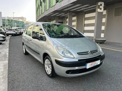 Usado Citroën Xsara Picasso 110 CV (80 kW) 2007 Gris / plata Monovolumen