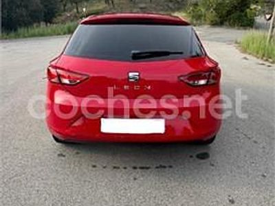 Usado Seat Leon SC Reference 105 CV (77 kW) 2013 Rojo Utilitario