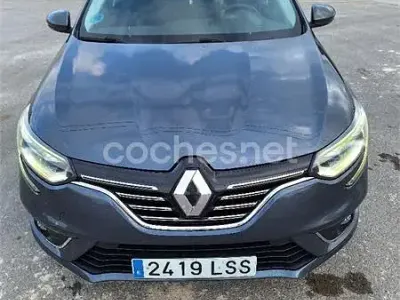 Usado Renault Mégane GrandTour Zen 110 CV (80 kW) 2017 Gris / plata Familiar