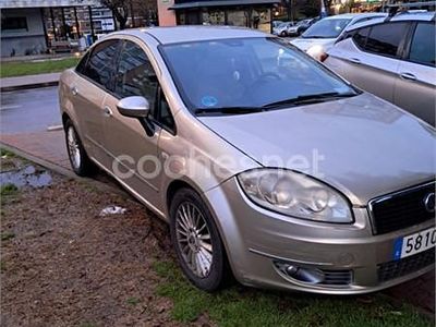 Usado Fiat Linea Emotion 120 CV (88 kW) 2008 Beige Berlina