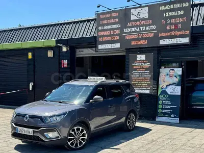 Usado SsangYong XLV Limited 115 CV (84 kW) 2018 Gris / plata SUV
