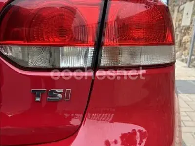 Usado VW Golf VI Sport 122 CV (89 kW) 2010 Rojo Utilitario