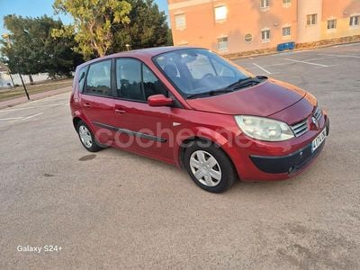 Granate Usado 2004 Renault Scénic II Dynamique Monovolumen | 2800 € (Precio justo)