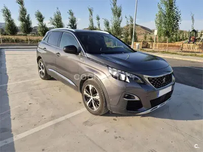 Usado Peugeot 3008 GT-line 130 CV (95 kW) 2019 Gris / plata SUV