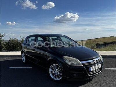 Usado Opel Astra Cosmo 150 CV (110 kW) 2005 Negro Berlina