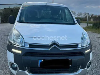 Usado Citroën Berlingo Feel 100 HP (73 kW) 2014 Branco Monovolume