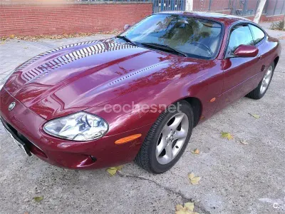 Usado Jaguar XK8 290 CV (213 kW) 2000 Rojo Coupe
