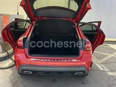 Usado Mercedes GLA200 136 CV (100 kW) 2018 Rojo SUV