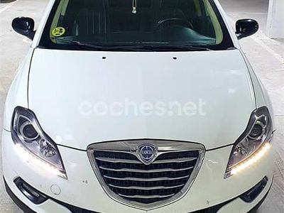 Usado Lancia Delta 120 CV (88 kW) 2012 Blanco Utilitario