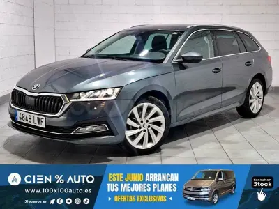 Usado Skoda Octavia Style 150 CV (110 kW) 2022 Gris / plata Familiar