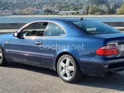Usado Mercedes CLK320 Elegance 218 CV (160 kW) 1998 Azul Coupe