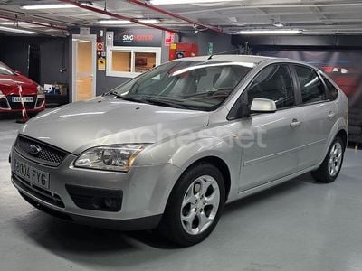Gris / plata Usado 2007 Ford Focus Trend Berlina | 5999 € (Un poco caro)