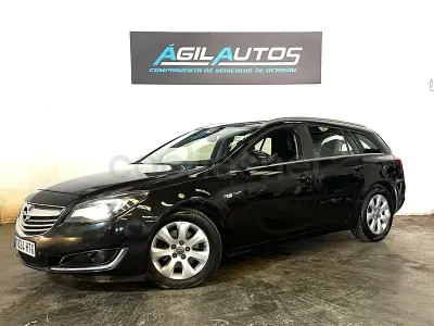 Usado Opel Insignia Selective 140 CV (102 kW) 2013 Negro Familiar