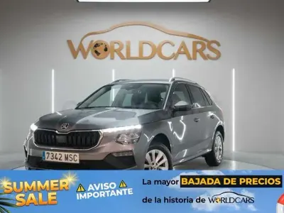 Usado Skoda Kamiq Selection 115 CV (84 kW) 2024 Gris / plata SUV