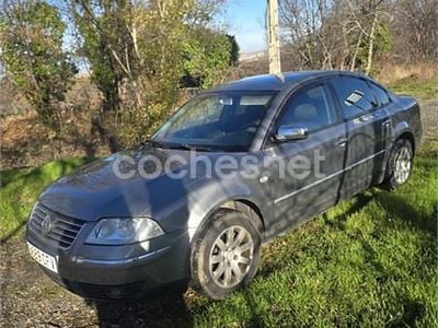 Usado VW Passat Edition 130 CV (95 kW) 2003 Gris / plata Berlina