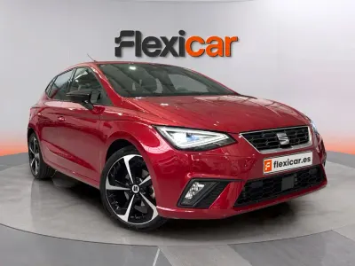Usado Seat Ibiza FR 110 CV (80 kW) 2022 Rojo Utilitario