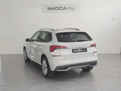 Usado Skoda Kamiq Sport 110 CV (80 kW) 2023 Blanco SUV