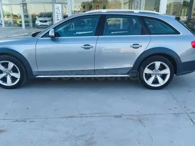 Usado Audi A4 Allroad 190 CV (139 kW) 2016 Gris / plata Familiar