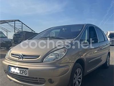 Usado Citroën Xsara Picasso Exclusive 90 CV (66 kW) 2003 Beige Monovolumen